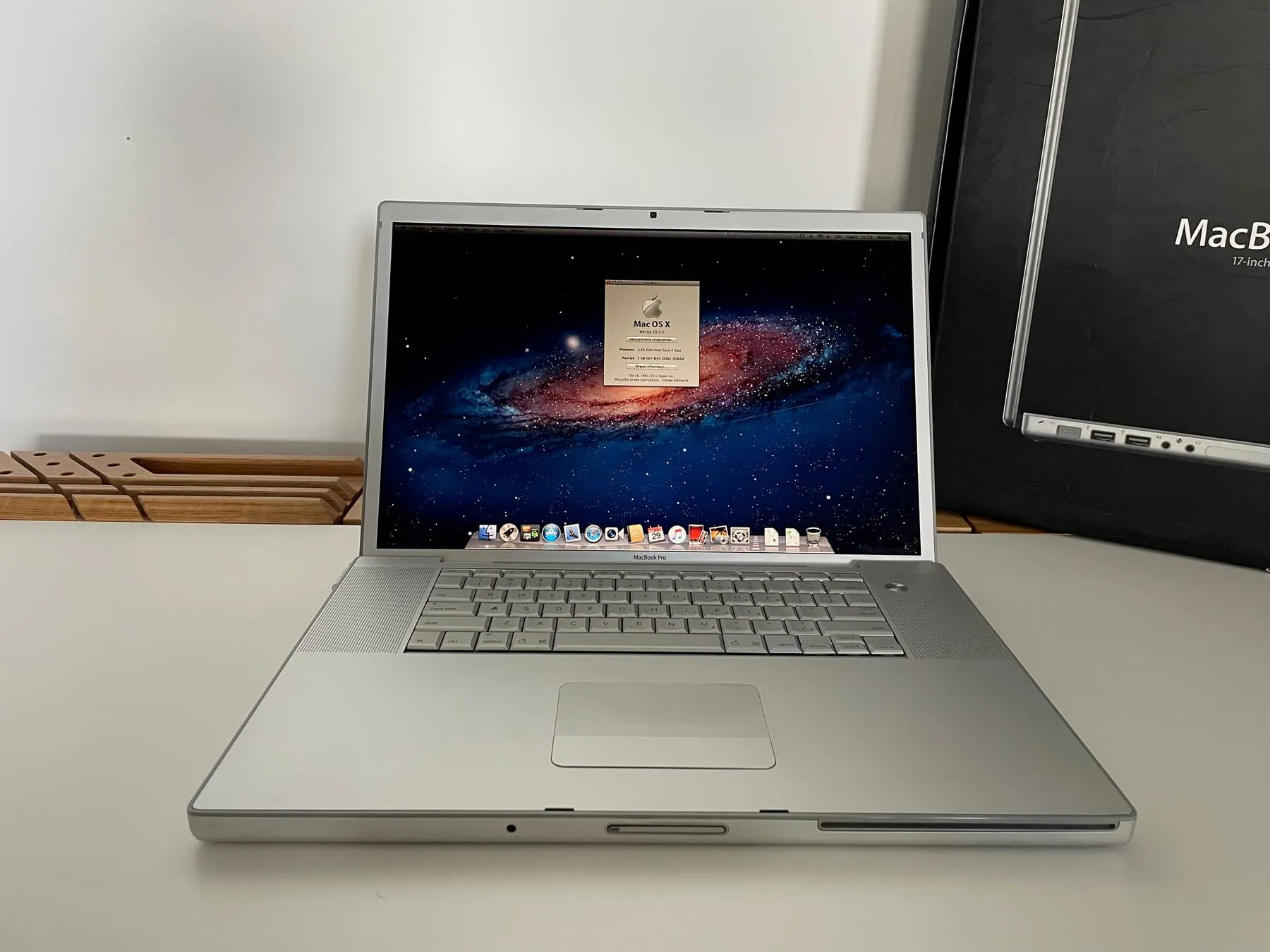 Apple MacBook Pro 17-inch