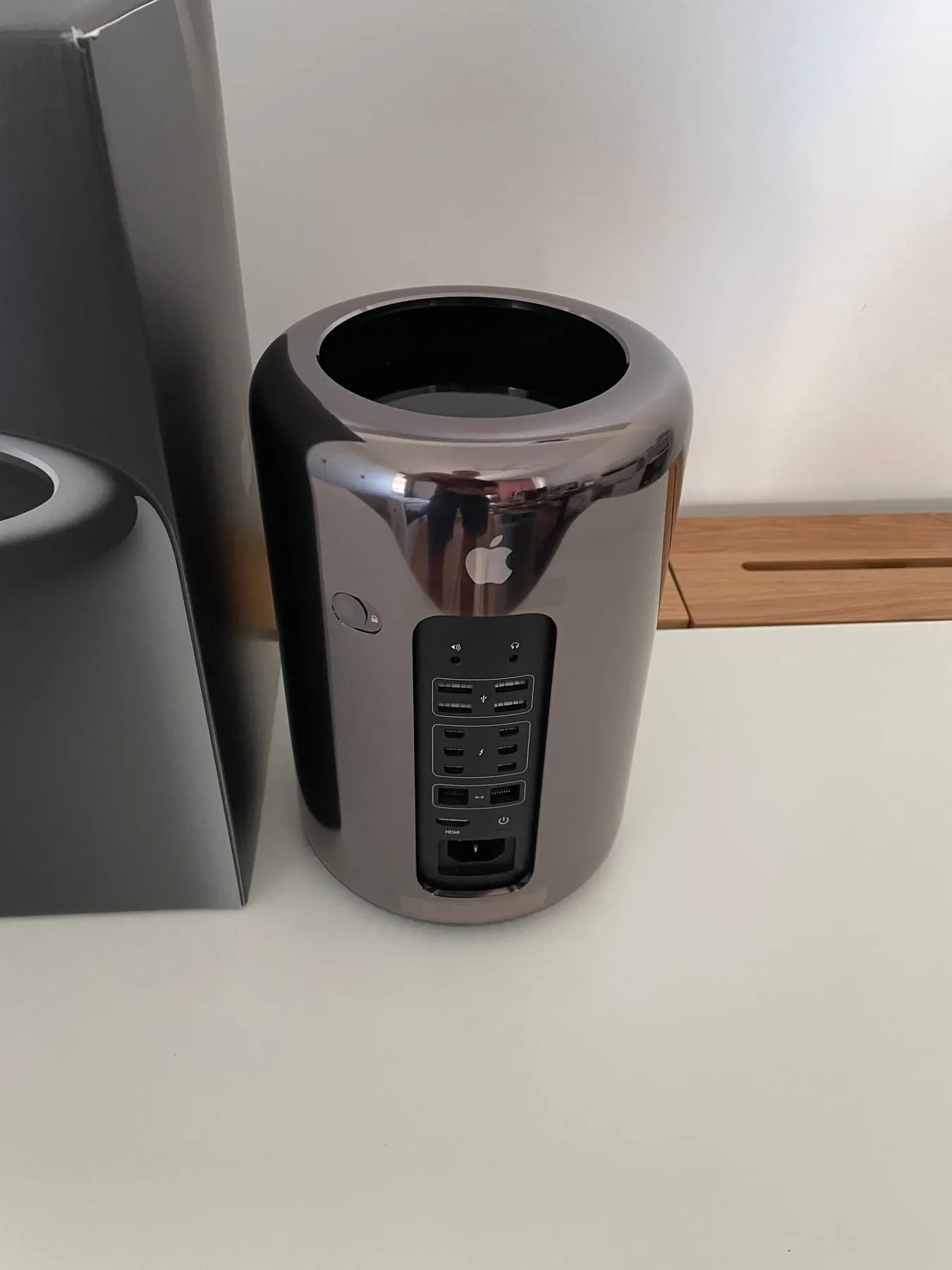 Apple Mac Pro (Late 2013)