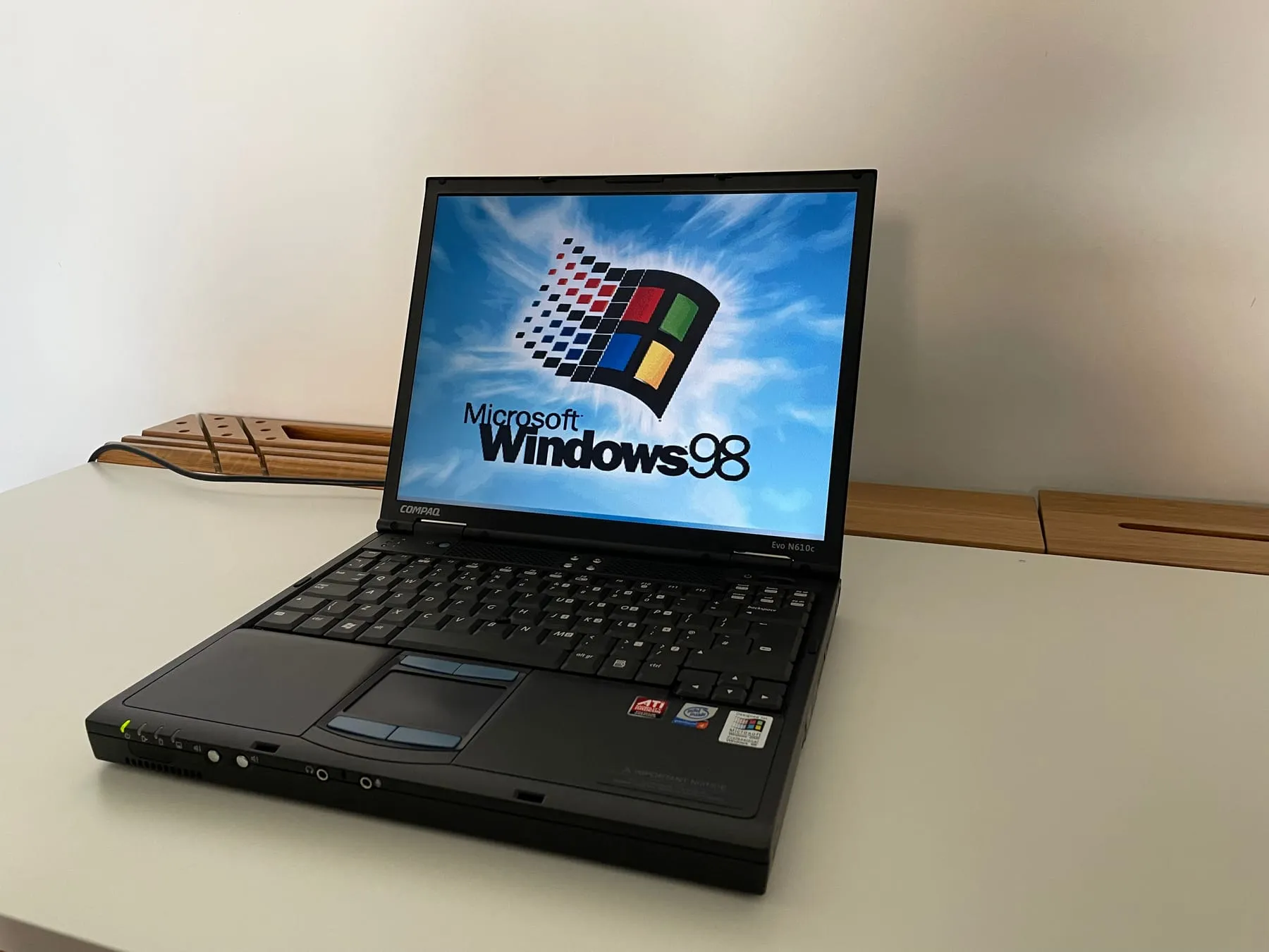 Compaq Evo N610c — three quarter