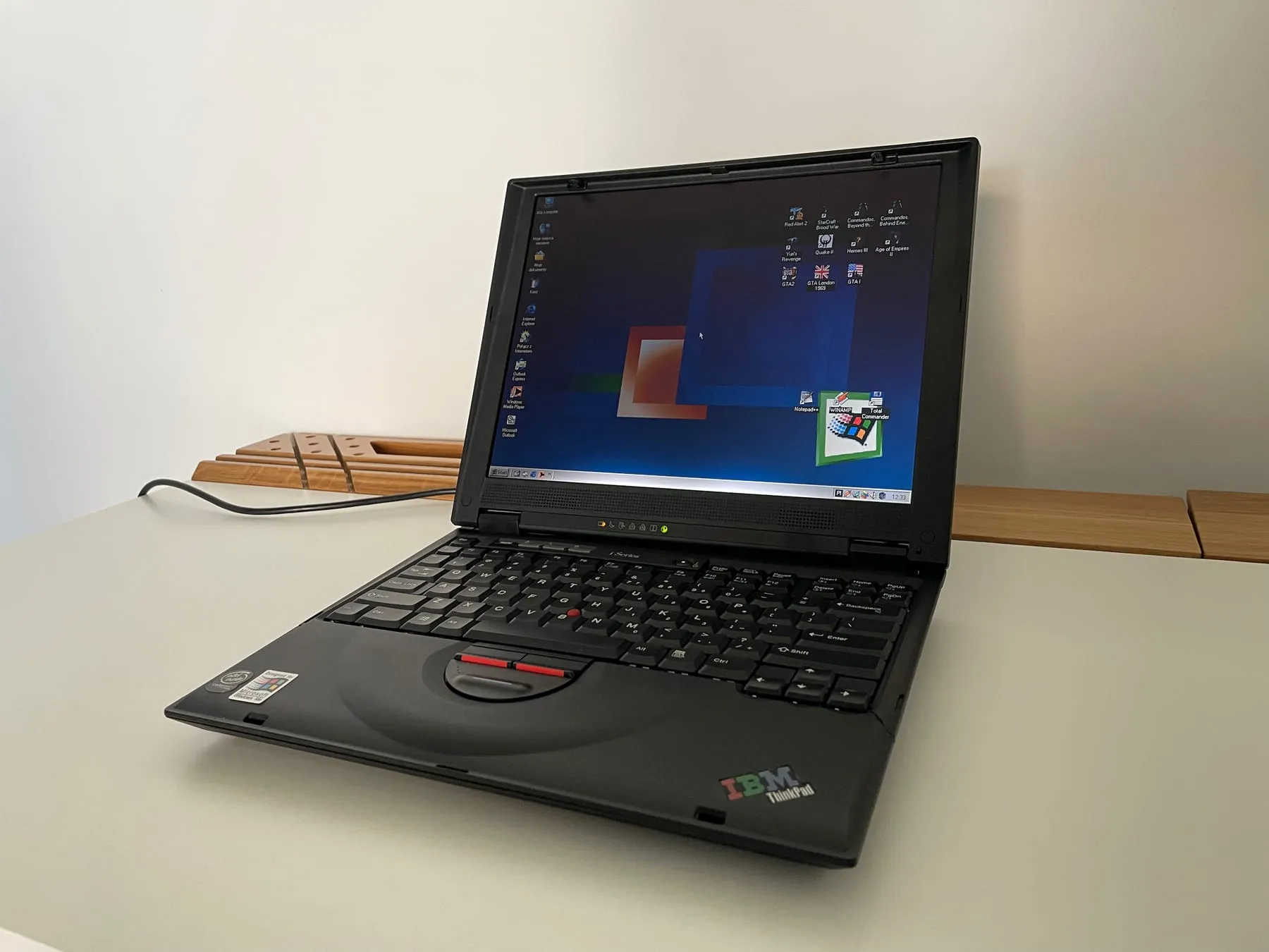 IBM ThinkPad i Series 1200 — three quarter