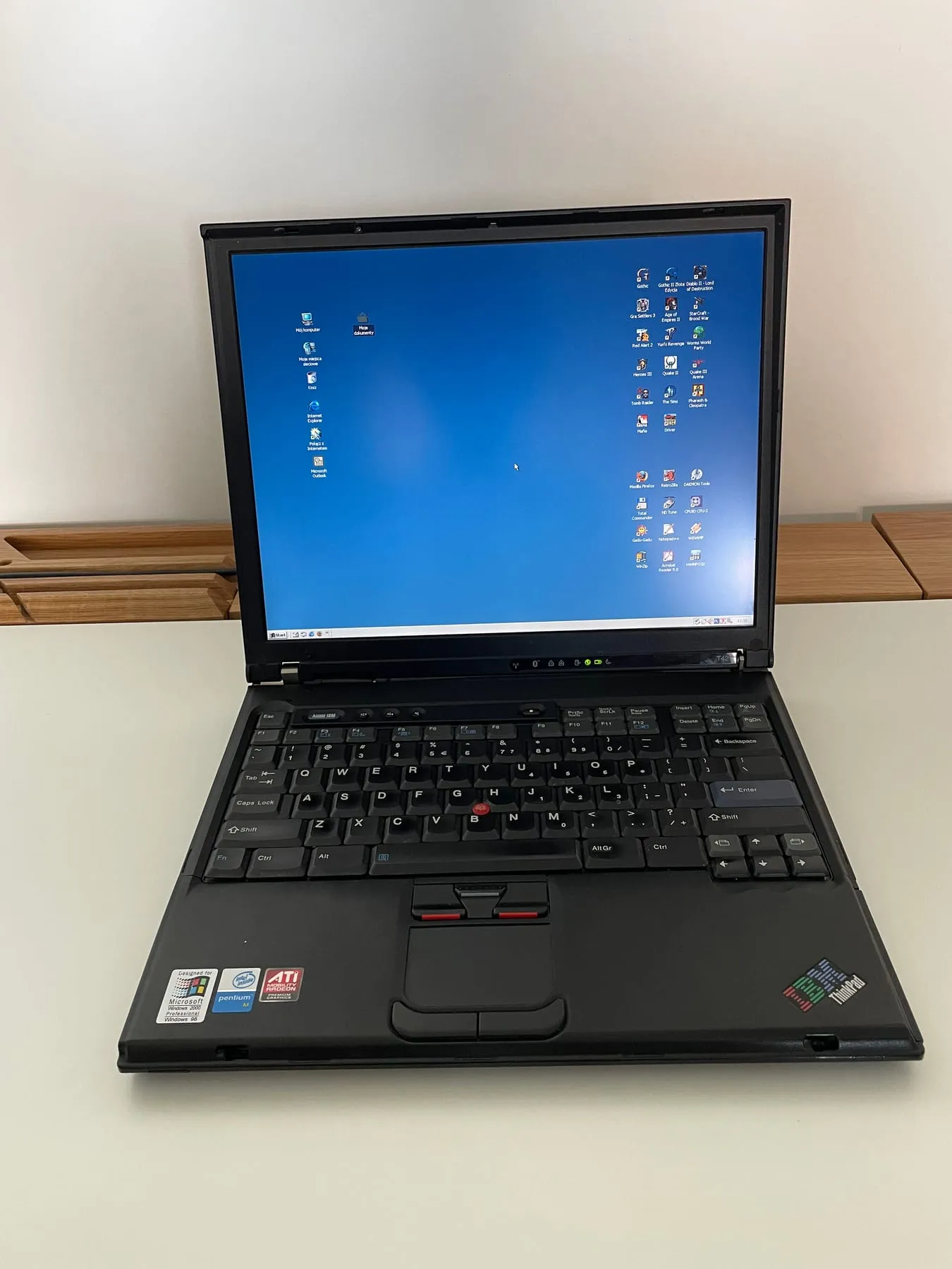 IBM ThinkPad T42 1.7 GHz — front