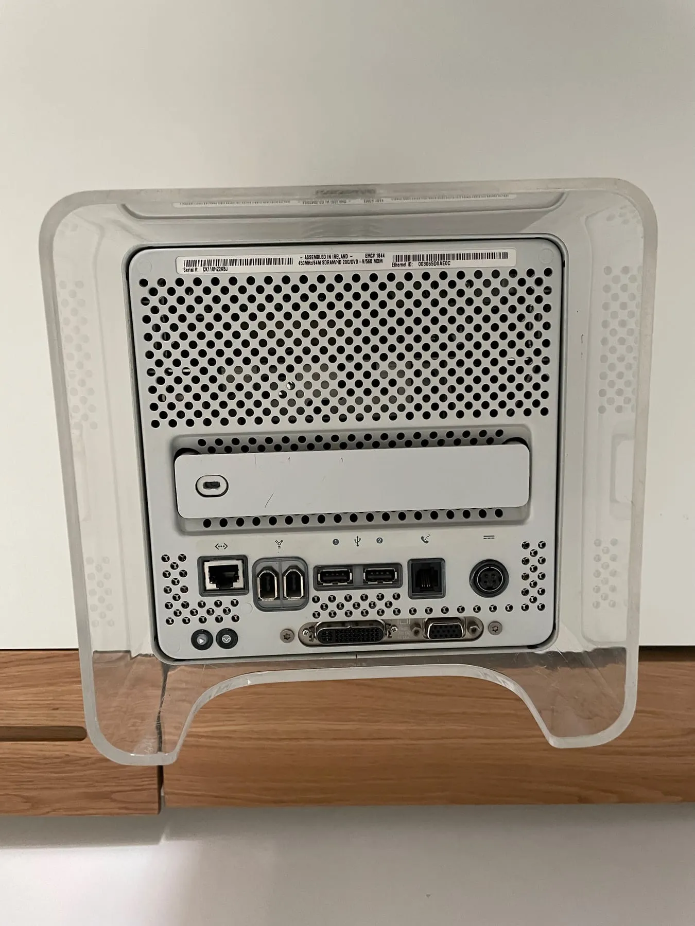 Apple Power Mac G4 Cube — rear i/o