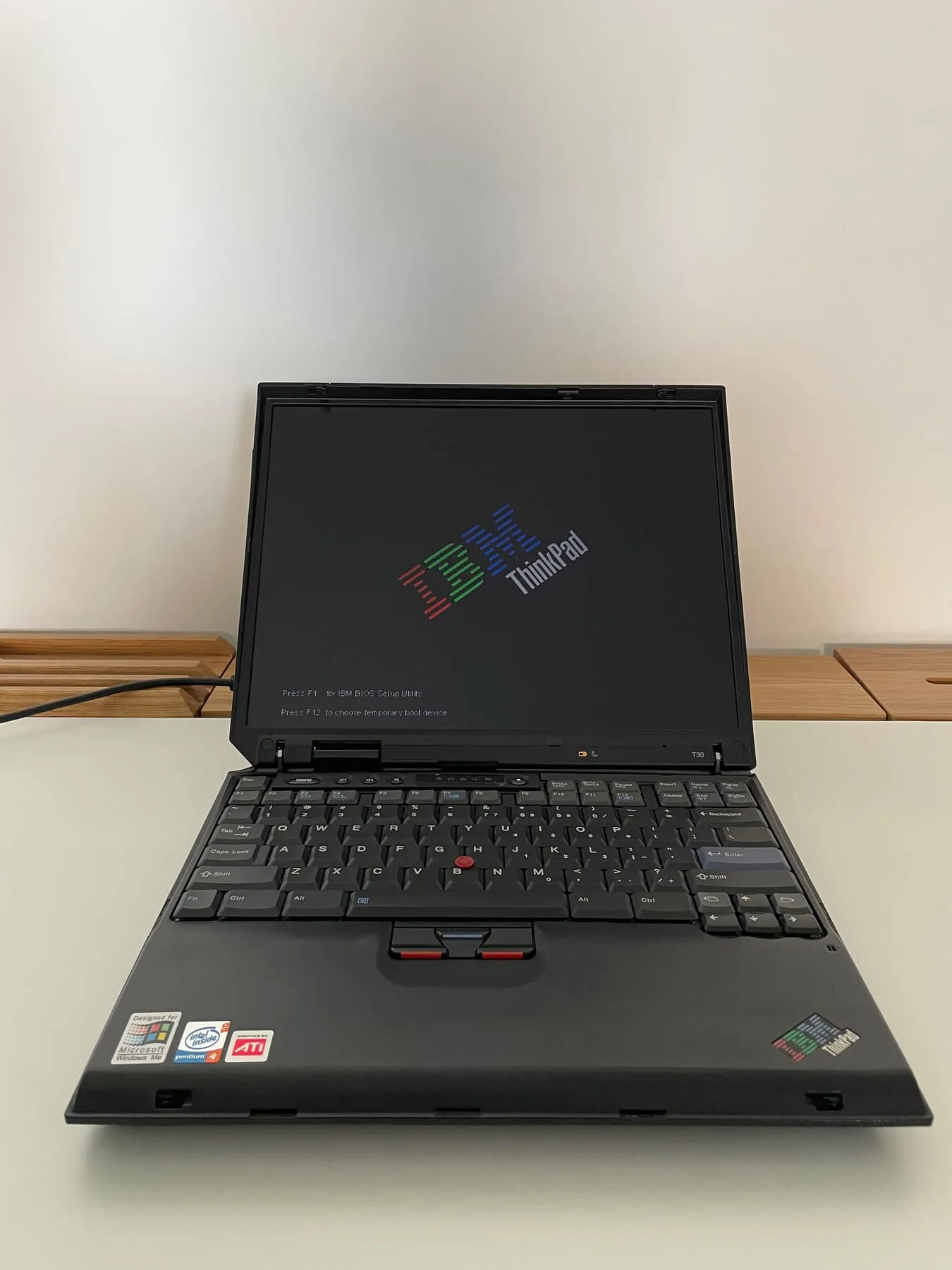 IBM ThinkPad T30 (Windows Me) — thinkpad splash