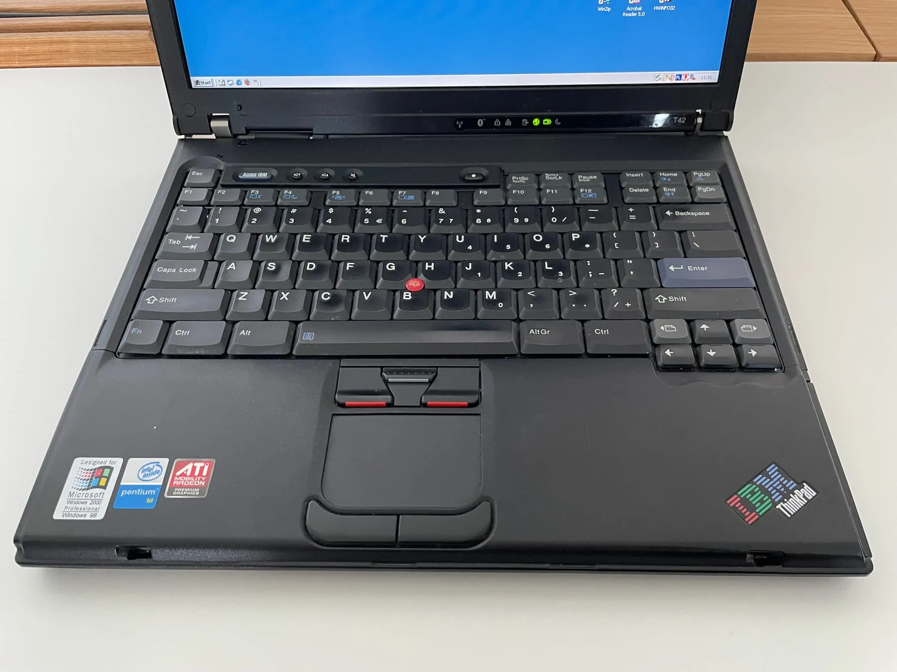 IBM ThinkPad T42 1.7 GHz — keyboard