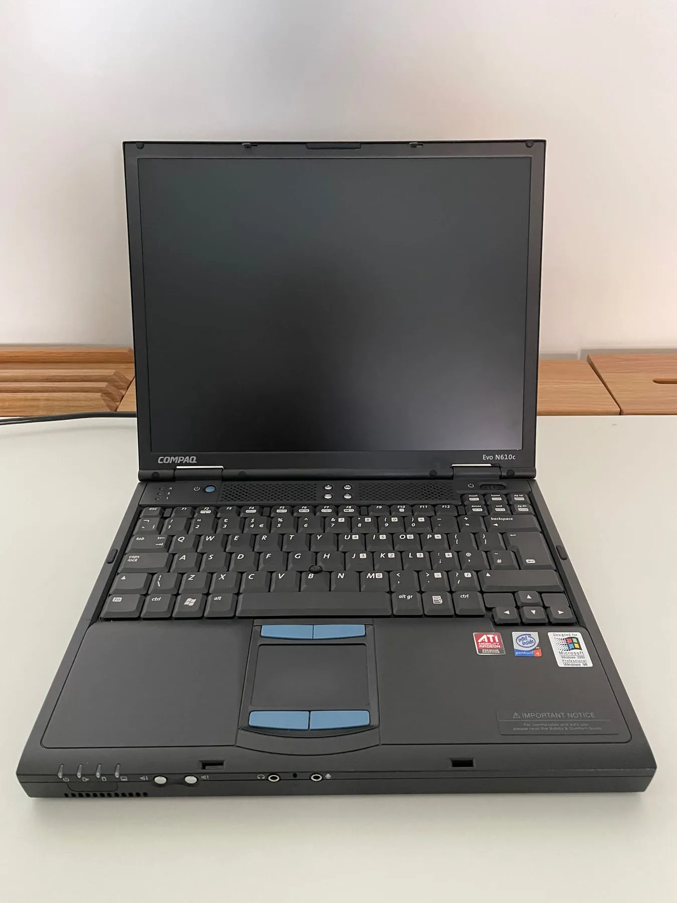 Compaq Evo N610c — open