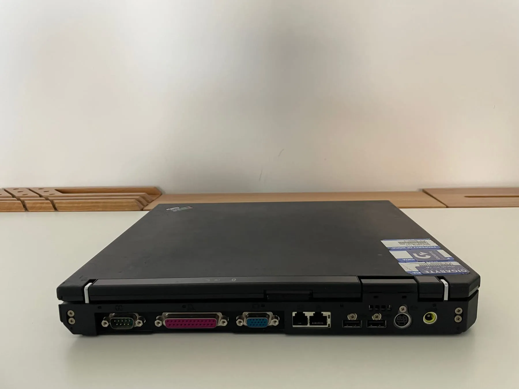 IBM ThinkPad T30 (Windows 98) — rear ports