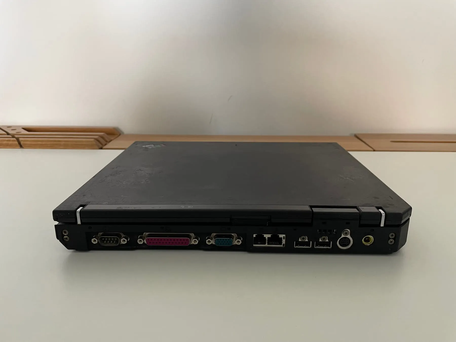IBM ThinkPad T30 (Windows Me) — rear ports