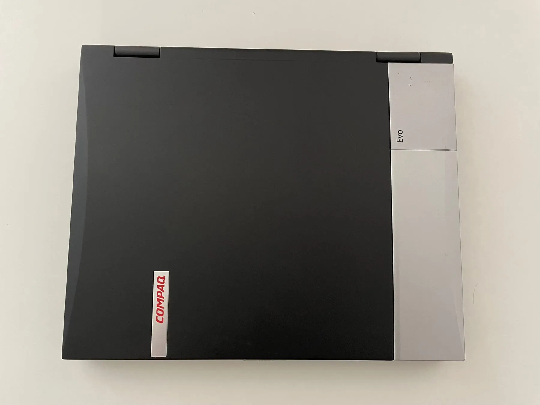 Compaq Evo N610c — lid