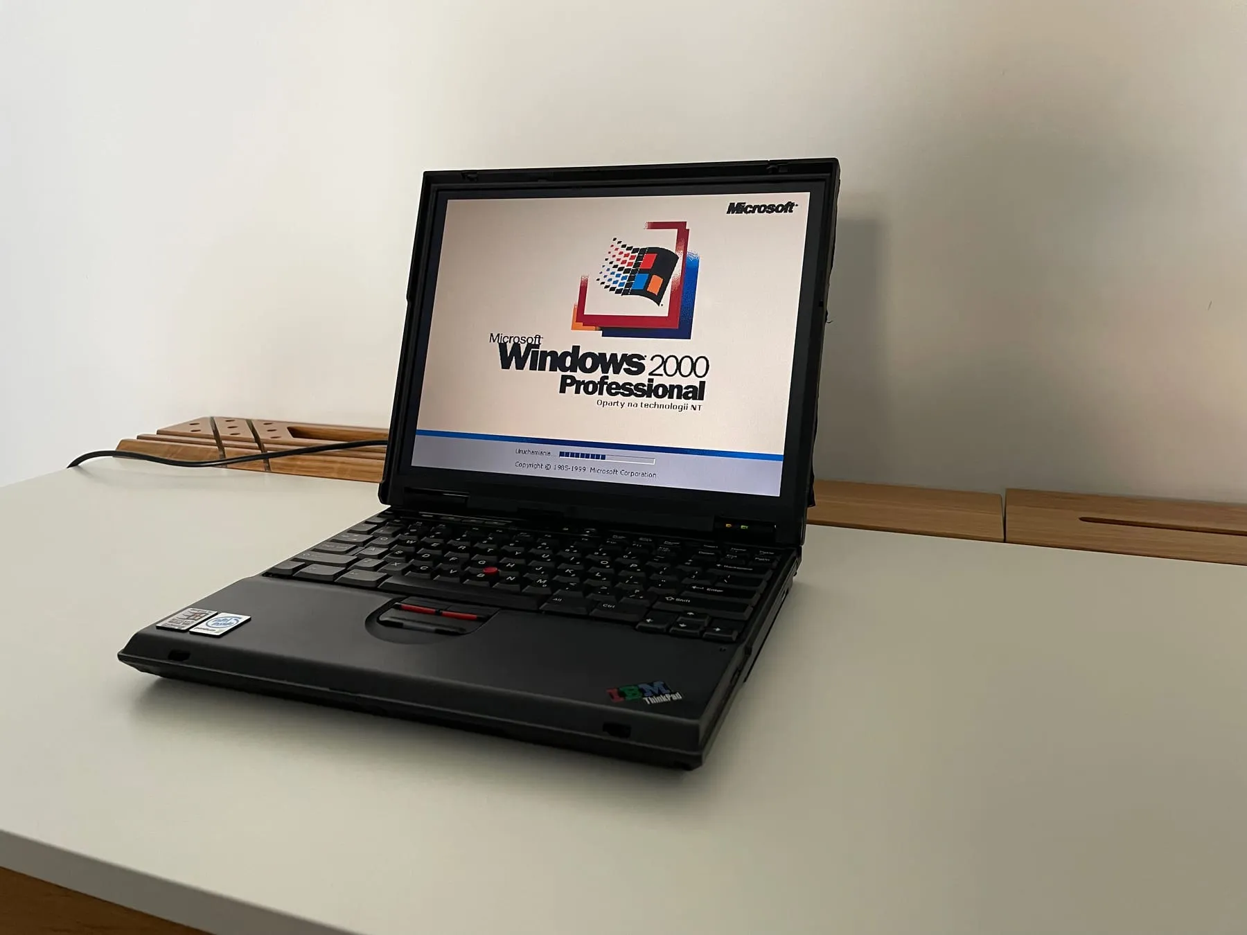IBM ThinkPad T21 — three quarter